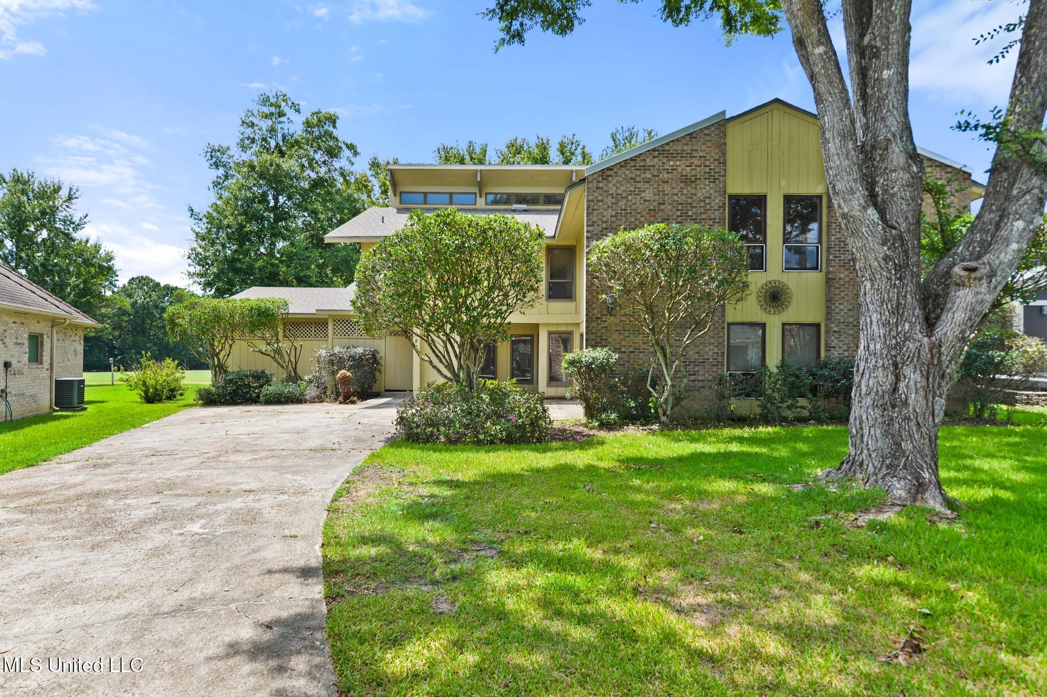 687 Oahu Street Diamondhead, MS 39525 - Photo 1 of 52 001