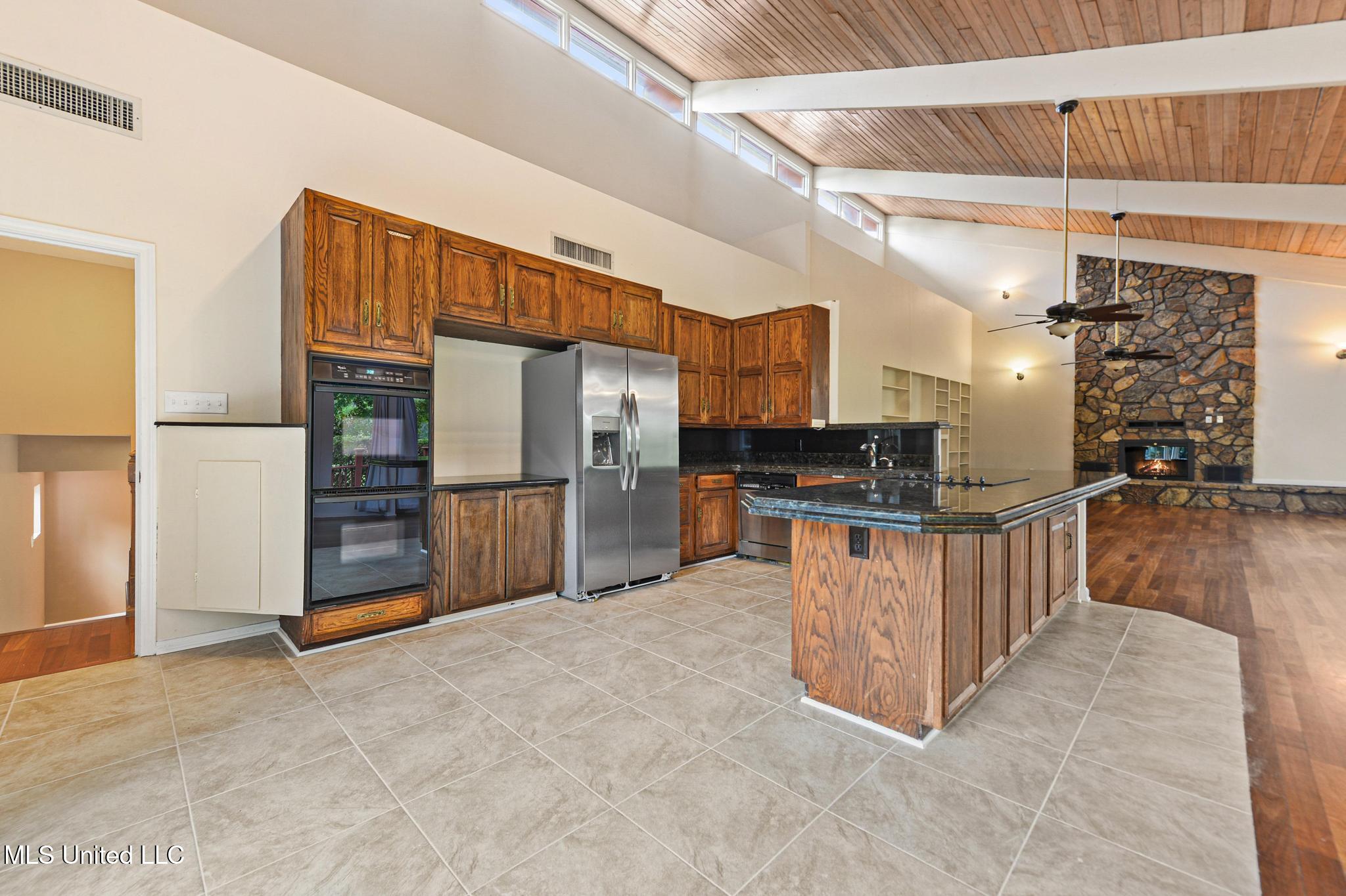 687 Oahu Street Diamondhead, MS 39525 - Photo 13 of 52 008