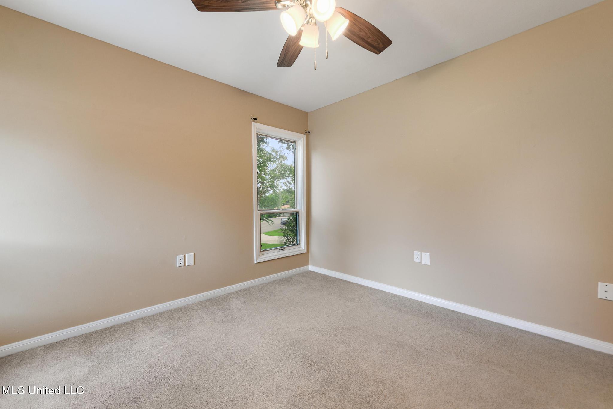 687 Oahu Street Diamondhead, MS 39525 - Photo 15 of 28 021