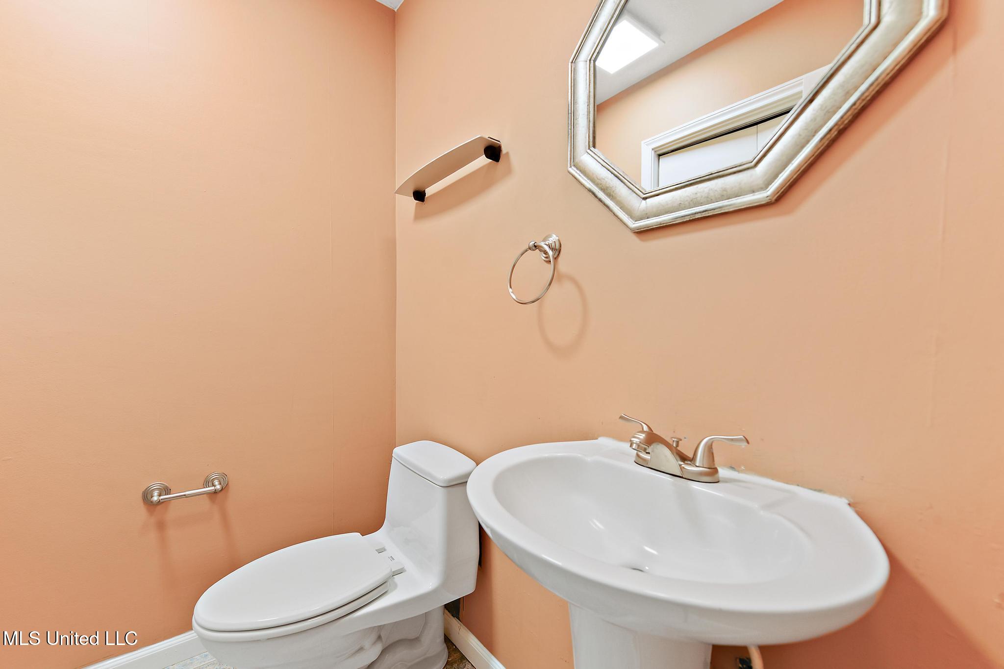 687 Oahu Street Diamondhead, MS 39525 - Photo 17 of 52 012