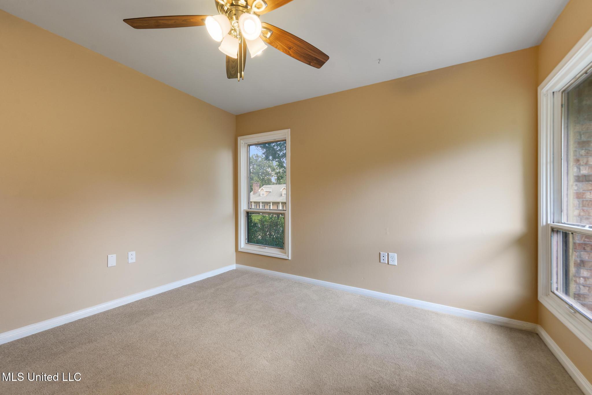 687 Oahu Street Diamondhead, MS 39525 - Photo 16 of 28 023