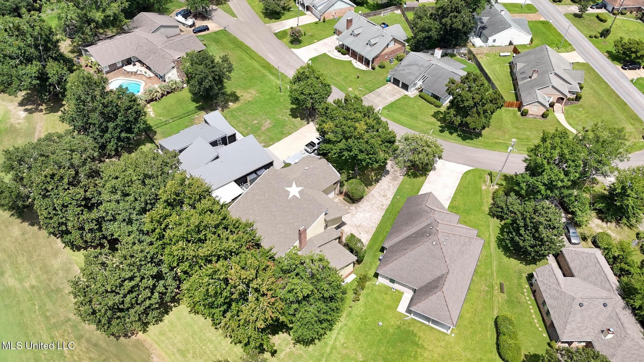 687 Oahu Street Diamondhead, MS 39525 - Photo 47 of 52 040