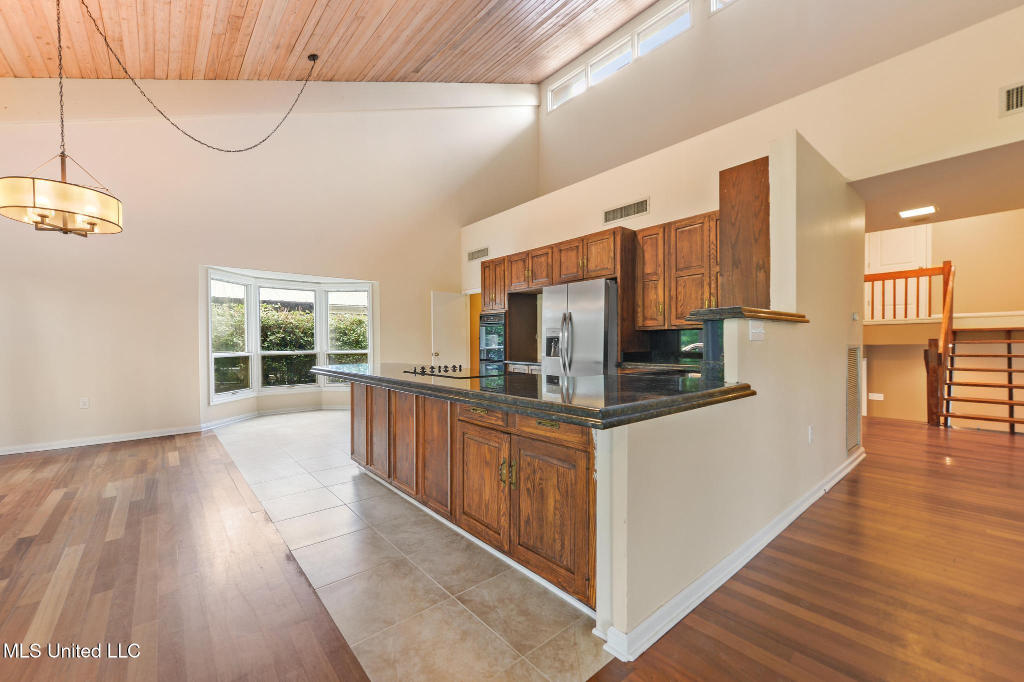687 Oahu Street Diamondhead, MS 39525 - Photo 7 of 28 007