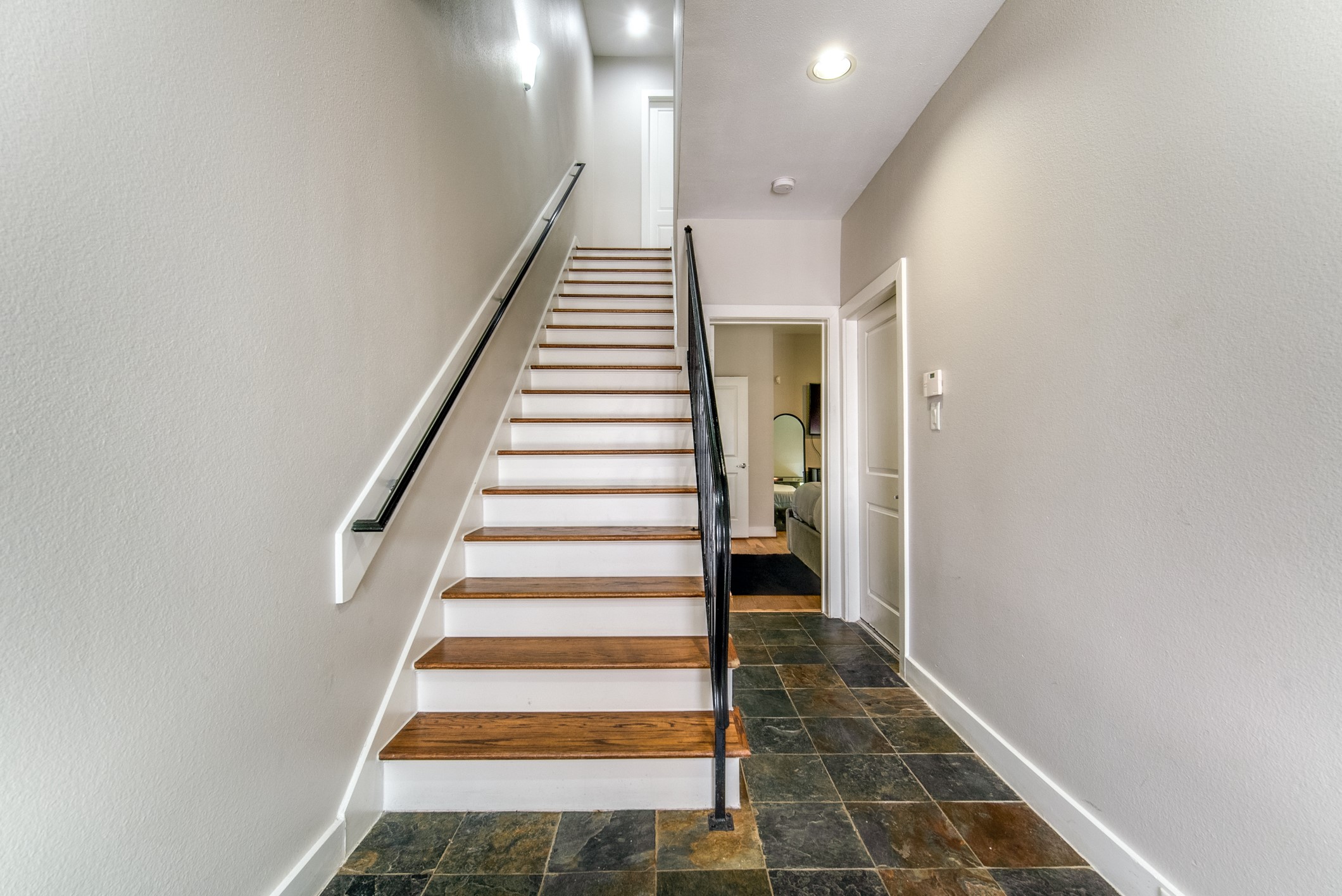 1205 Detering Street Houston, TX 77007 - Photo 4 of 50