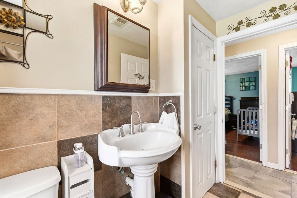 145 Bates Road Brockton, MA 02302 - Photo 12 of 27