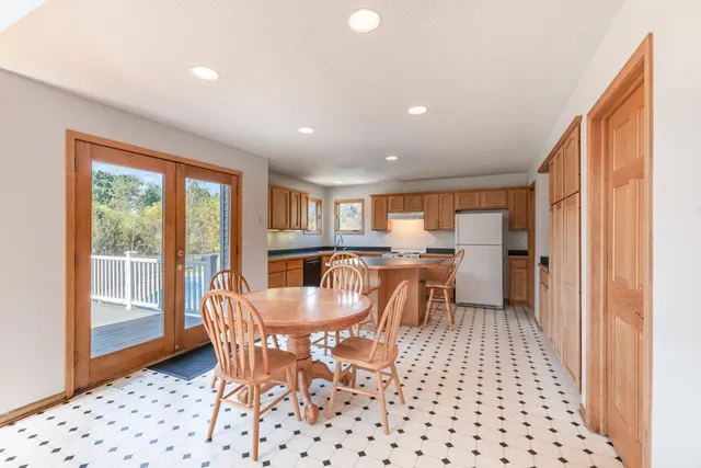 $500,000 | 4815 Herrington Road North, Webberville, MI 48892