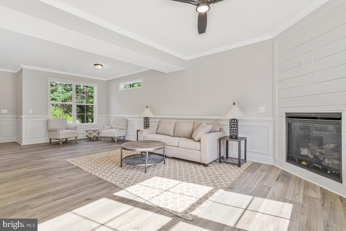 6440 West Shady Side Road Shady Side, MD 20764 - Photo 13 of 51 Family Room