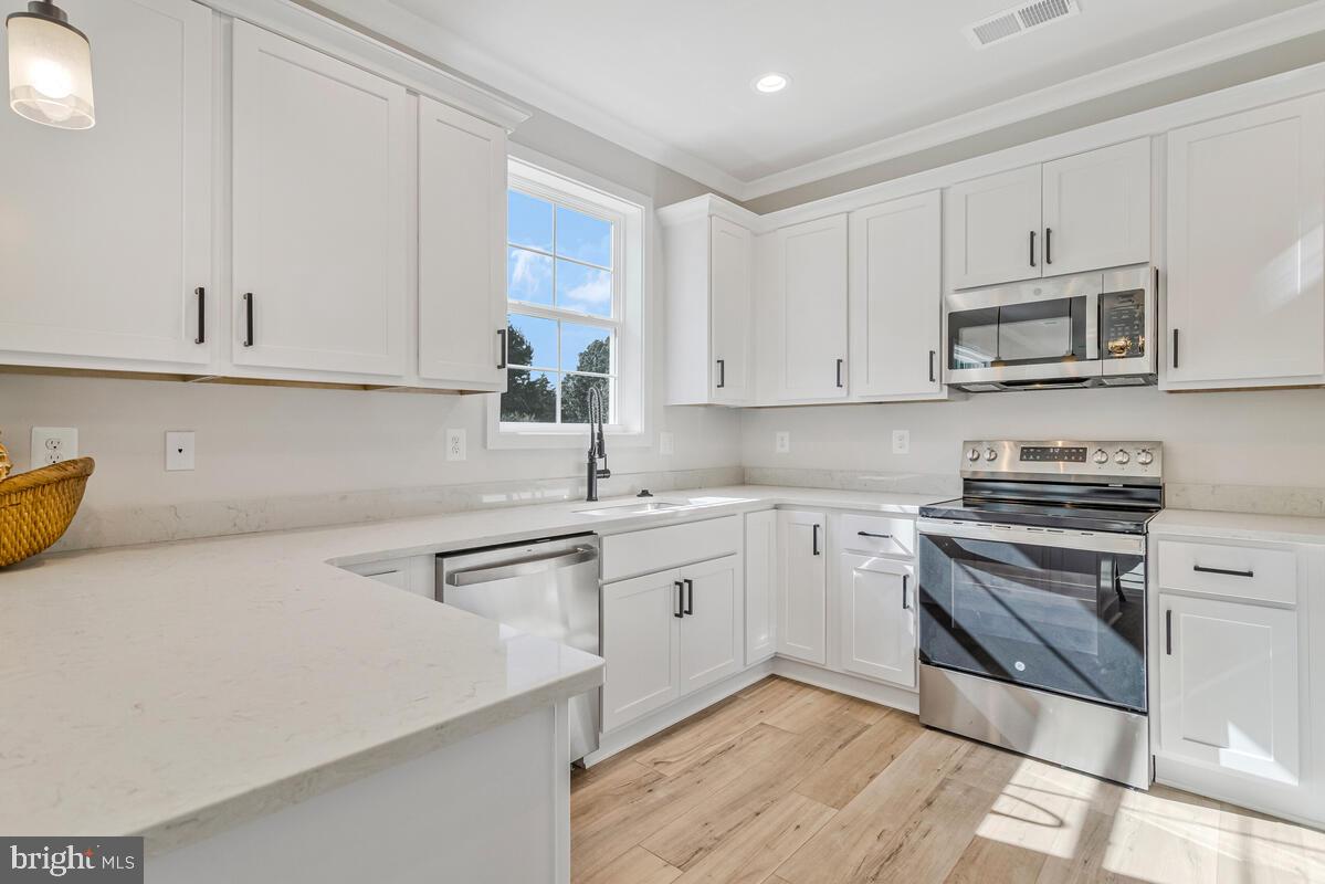 6440 West Shady Side Road Shady Side, MD 20764 - Photo 23 of 51 Kitchen
