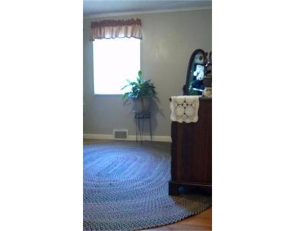 23 Rosedale Avenue Springfield, MA 01128 - Photo 6 of 13