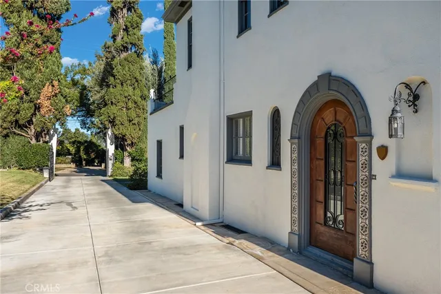 $8,000 | 1205 West Highland Avenue, Redlands, CA 92373