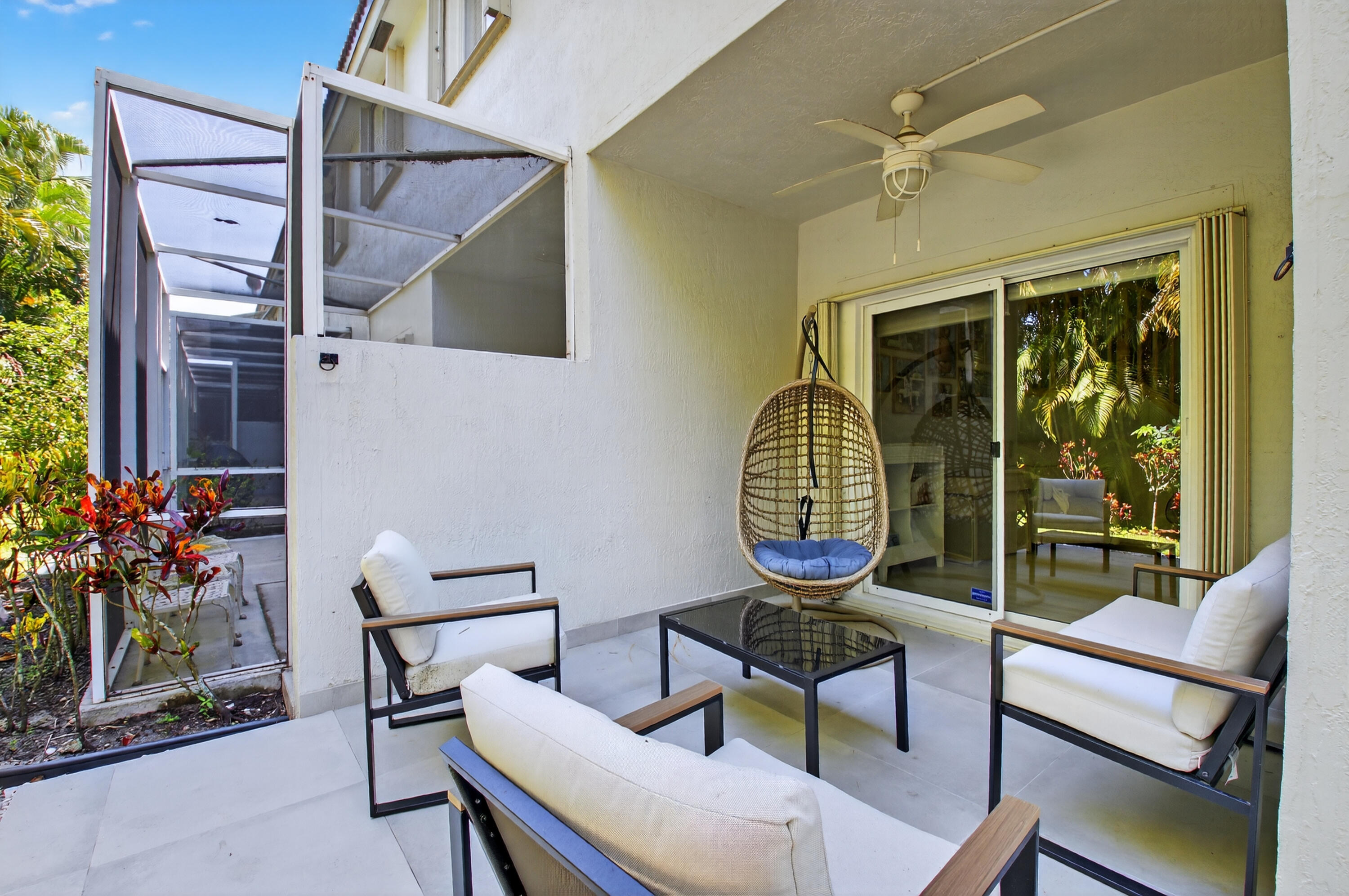 21048 Vía Eden Boca Raton, FL 33433 - Photo 11 of 53 a outdoor living space with furniture