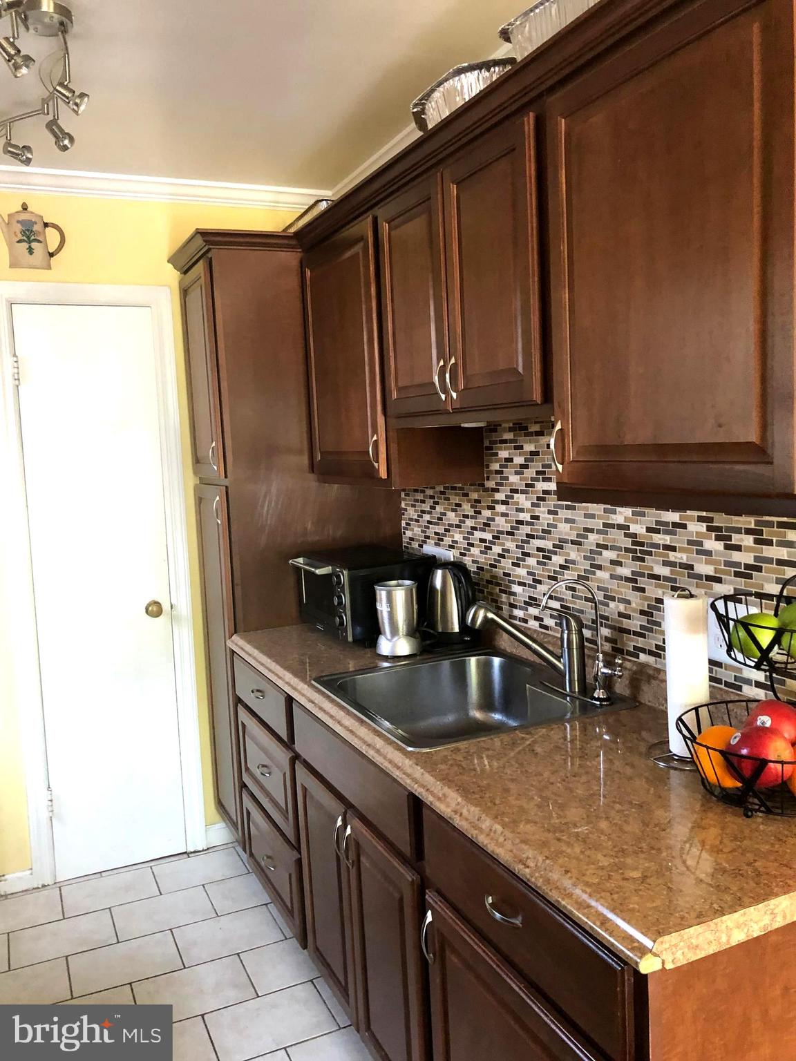 6728 Stanton Road Hyattsville, MD 20784 - Photo 8 of 9 Updated Kitchen