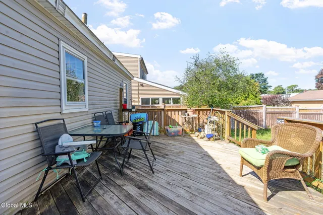 $259,900 | 104 Rotterdam Street, Rotterdam, NY 12306