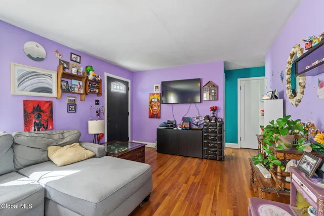 $259,900 | 104 Rotterdam Street, Rotterdam, NY 12306