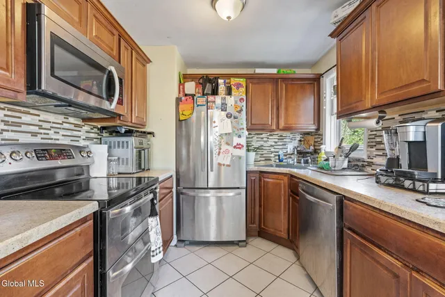 $259,900 | 104 Rotterdam Street, Rotterdam, NY 12306