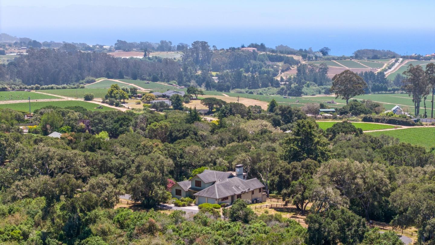 360 Babe Thompson Road Watsonville, CA 95076 - Photo 8 of 73