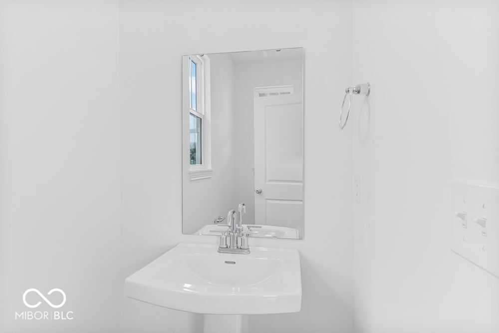 15958 Meadow Frost Court Fishers, IN 46037 - Photo 14 of 43