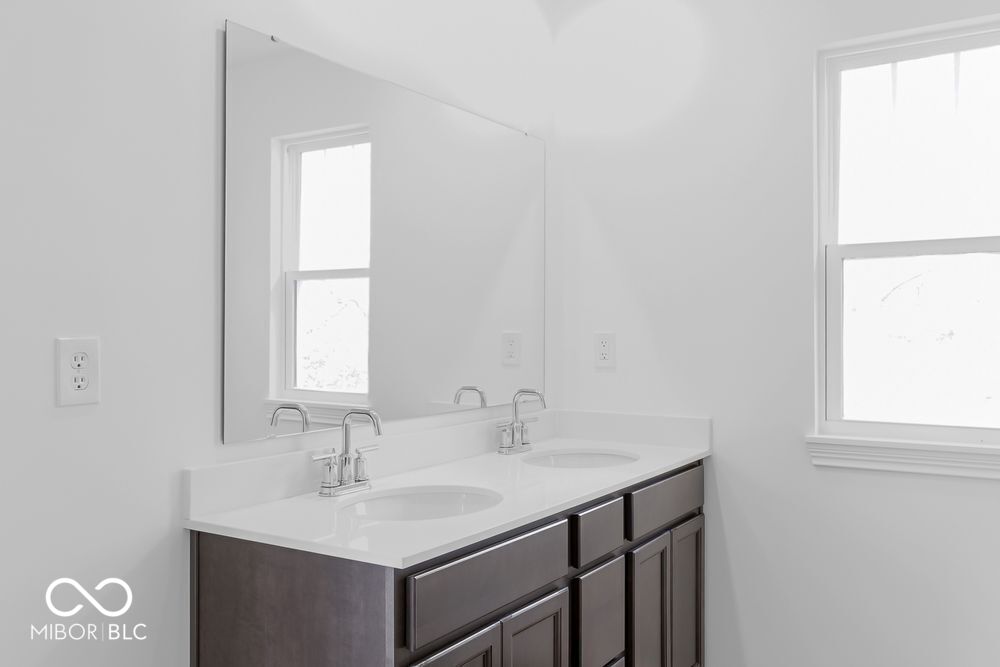 15958 Meadow Frost Court Fishers, IN 46037 - Photo 19 of 43