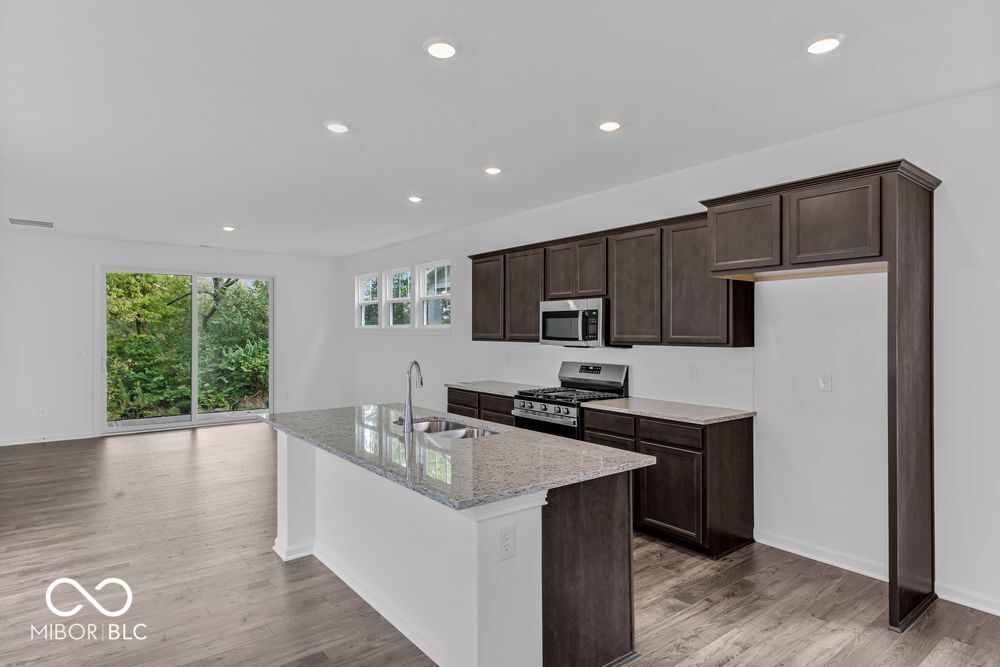 15958 Meadow Frost Court Fishers, IN 46037 - Photo 4 of 43