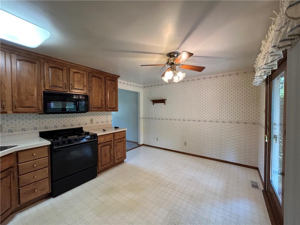 612 Chinaberry Road Monroeville, PA 15146 - Photo 4 of 30 Gallery Image 4