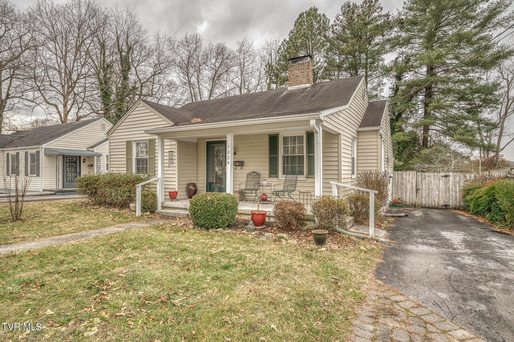 1024 Columbia Road Bristol, TN 37620 - Photo 2 of 19 1024 Columbia Rd 2