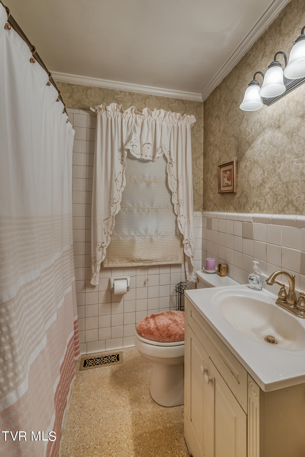 1024 Columbia Road Bristol, TN 37620 - Photo 10 of 19 1024 Columbia Rd 10