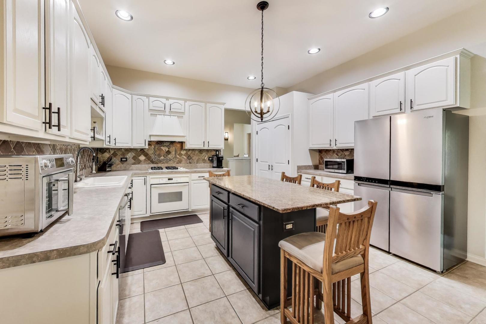 21973 Rosemary Road Frankfort, IL 60423 - Photo 11 of 48 Gallery Image 11