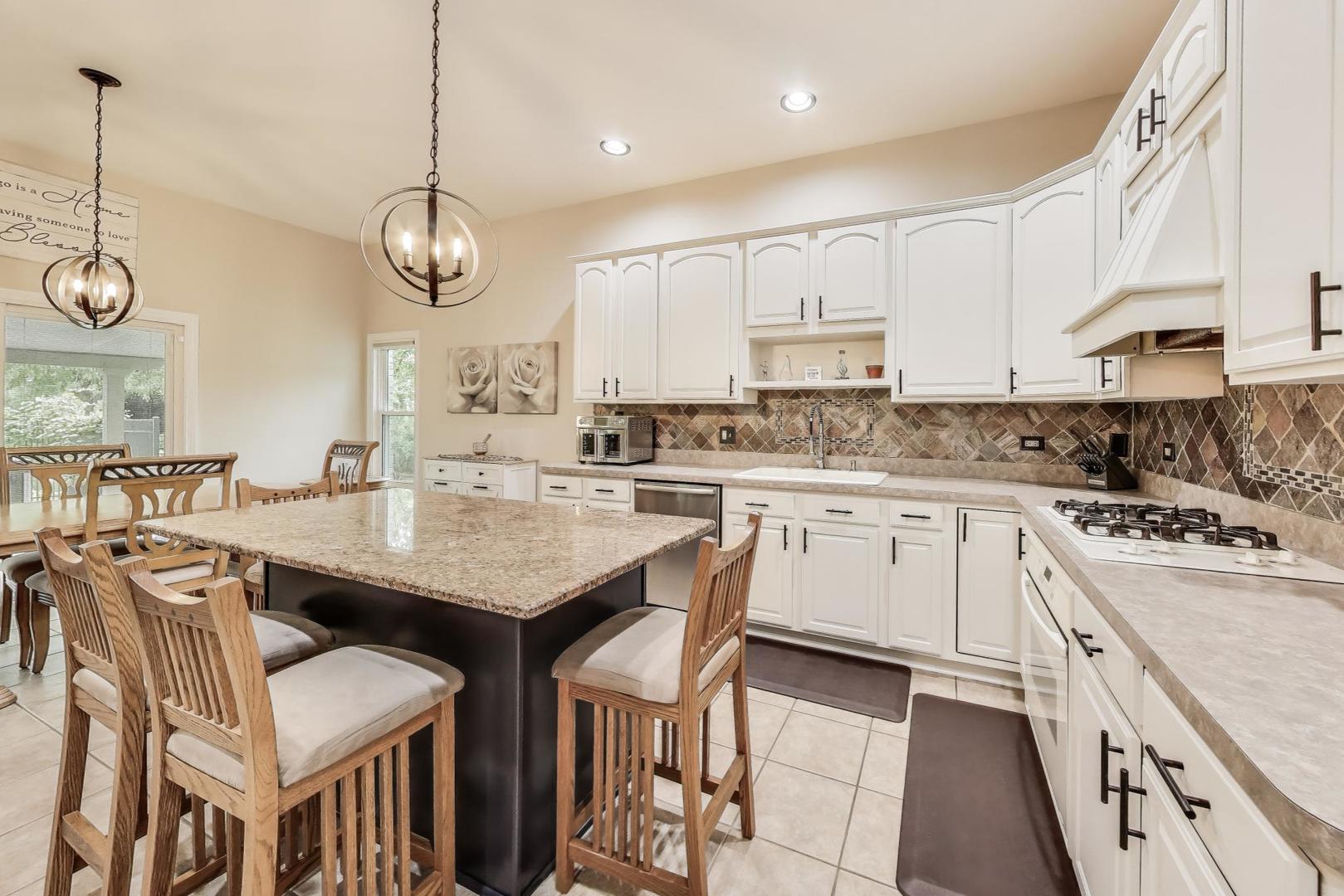 21973 Rosemary Road Frankfort, IL 60423 - Photo 13 of 48 Gallery Image 13