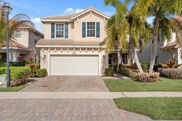 $749,500 | 5935 Southeast Crooked Oak Avenue, Hobe Sound, FL 33455