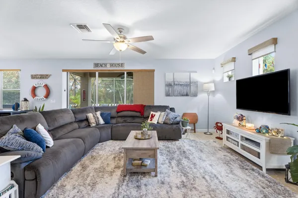 $749,500 | 5935 Southeast Crooked Oak Avenue, Hobe Sound, FL 33455