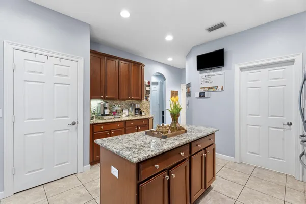 $749,500 | 5935 Southeast Crooked Oak Avenue, Hobe Sound, FL 33455