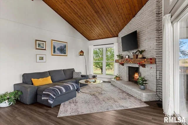 $305,000 | 12 Quail Lane, Jacksonville, IL 62650