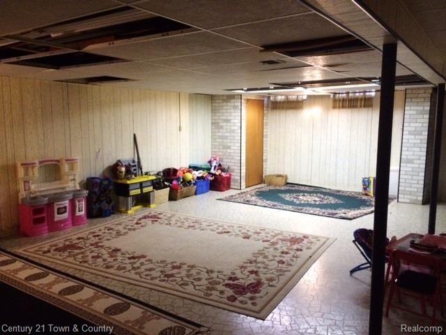 2660 Rhodes Drive Troy, MI 48083 - Photo 10 of 17 Rhodes 12.jpg