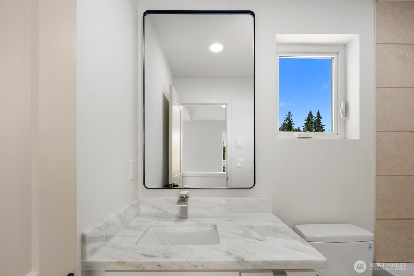 1251 Southwest 151st Street Seattle, WA 98166 - Photo 17 of 27