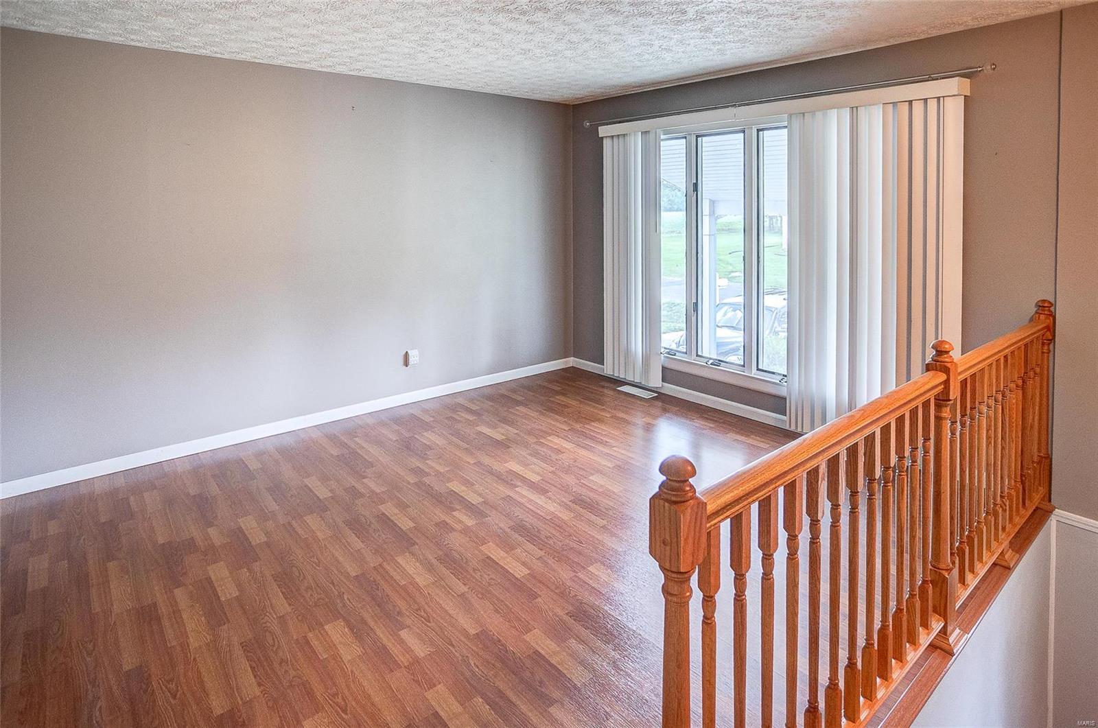 923 Reservoir Road Staunton, IL 62088 - Photo 3 of 26