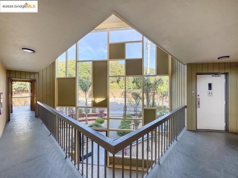 195 Los Robles Road Novato, CA 94949 - Photo 21 of 26 a view of an entryway