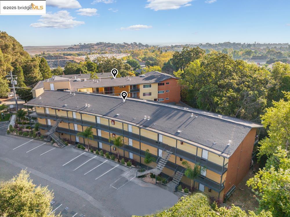 195 Los Robles Road Novato, CA 94949 - Photo 5 of 26 a view of a city with a building in the background