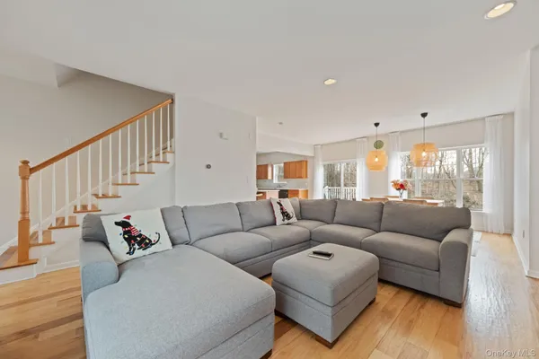 $750,000 | 24 Knoll Crest Court, Cornwall, NY 12518
