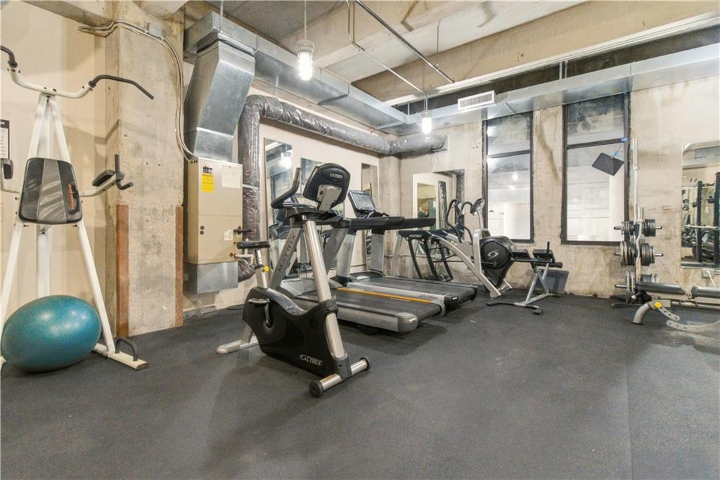 360 West Pershing Road, Unit 30 Kansas City, MO 64108 - Photo 21 of 28