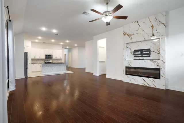 $3,000 | 2144 Spencer Lane, Carrollton, TX 75010