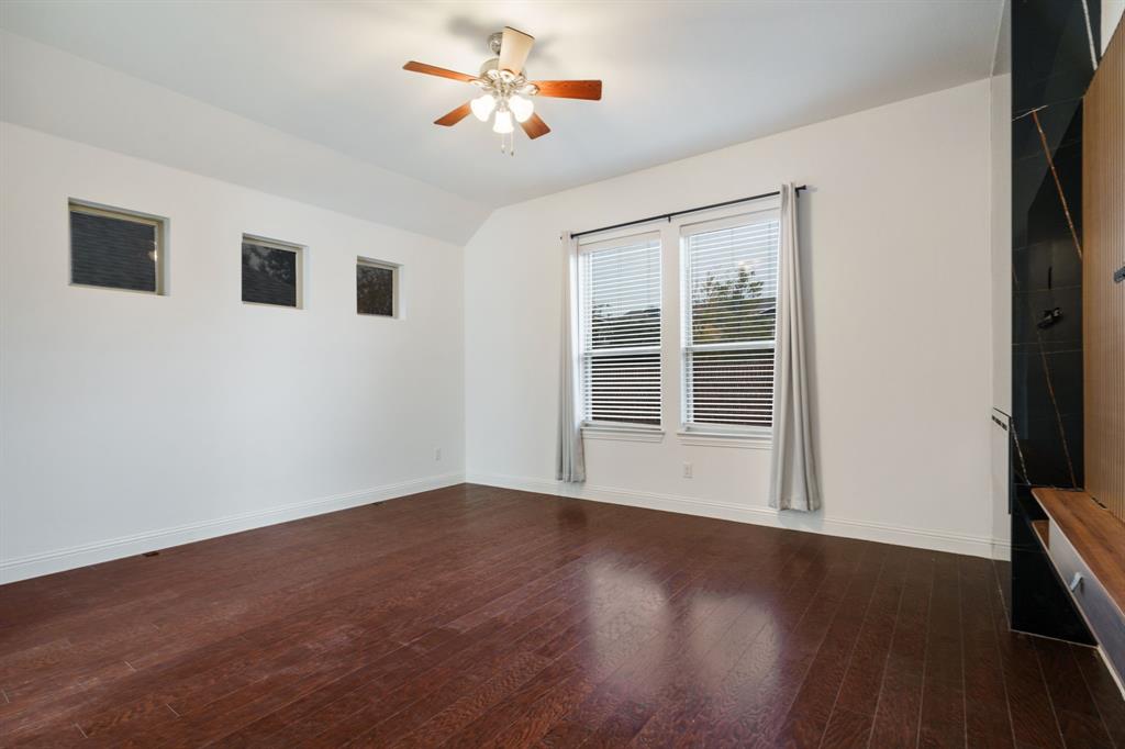 2144 Spencer Lane Carrollton, TX 75010 - Photo 21 of 31