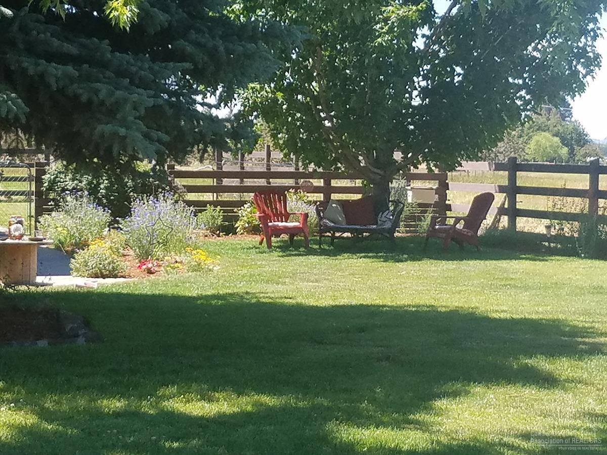 22221 Nelson Road Bend, OR 97701 - Photo 23 of 24 Gallery Image 23