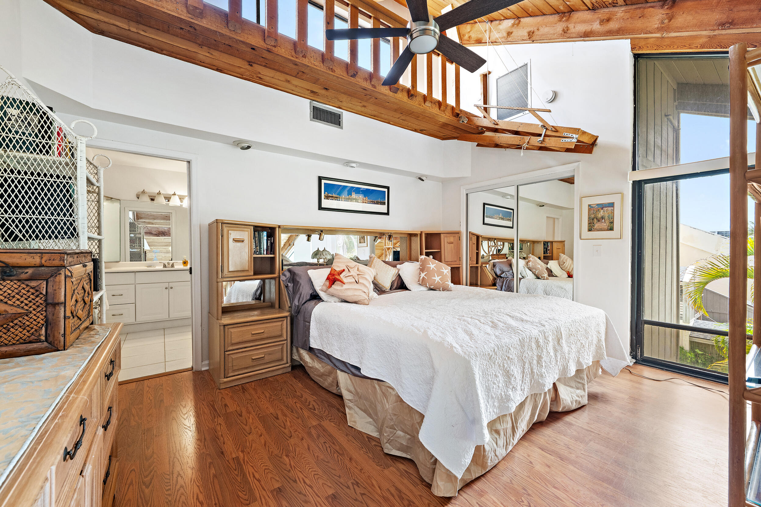 1605 U S 1, Unit 13G Jupiter, FL 33477 - Photo 11 of 23 Primary Bedroom