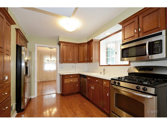 7362 East Prairie Road Lincolnwood, IL 60712 - Photo 4 of 10