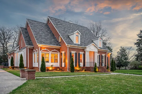 $1,399,900 | 811 North Maple Avenue, Cookeville, TN 38501