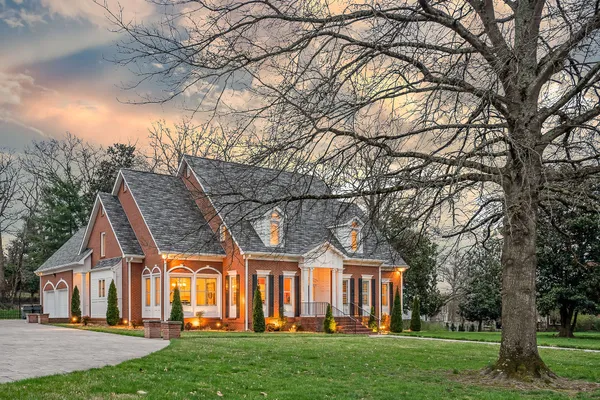 $1,399,900 | 811 North Maple Avenue, Cookeville, TN 38501