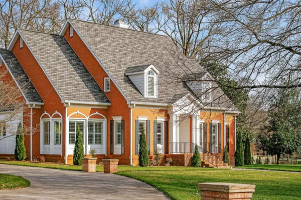 $1,399,900 | 811 North Maple Avenue, Cookeville, TN 38501