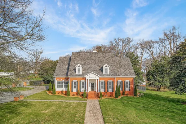 $1,399,900 | 811 North Maple Avenue, Cookeville, TN 38501