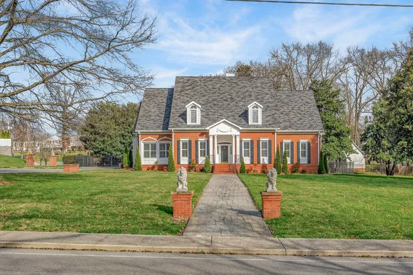 $1,399,900 | 811 North Maple Avenue, Cookeville, TN 38501