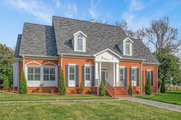 $1,399,900 | 811 North Maple Avenue, Cookeville, TN 38501